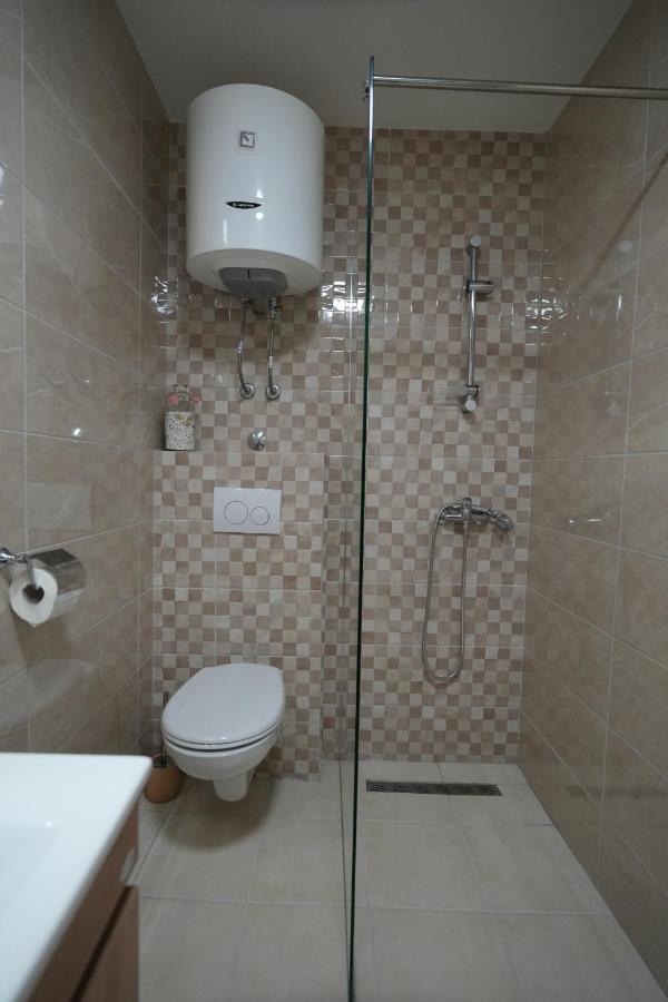 Apartments Visit เปราสต์ ภายนอก รูปภาพ