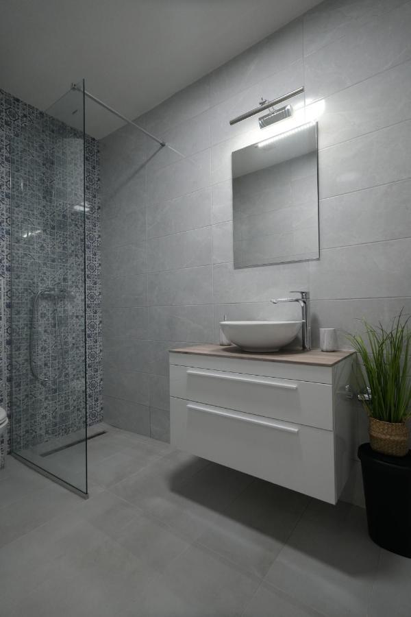 Apartments Visit เปราสต์ ภายนอก รูปภาพ