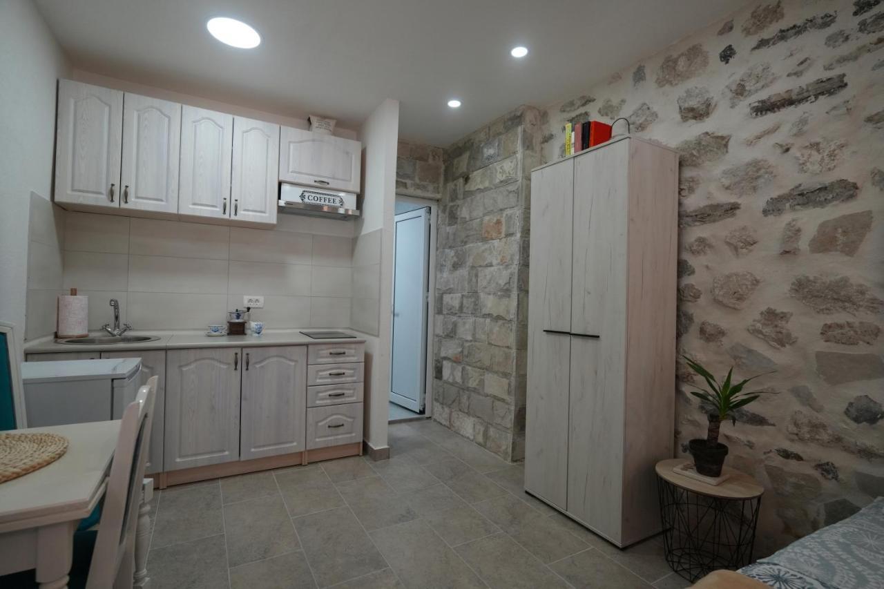 Apartments Visit เปราสต์ ภายนอก รูปภาพ